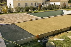 Réalisation piscine et dallage piscine, dalles béton imitation bois sur Aix-en-provence