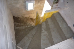 Escalier béton maches balancées